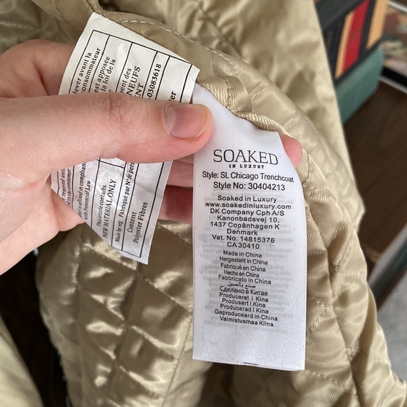 Soaked in Luxury classic Chicago trench coat - Picture 6 of 7